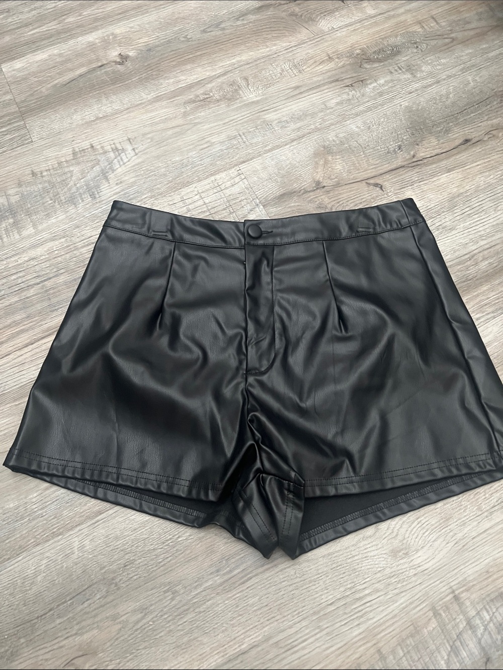 Faux Leather Women's Shorts - Black